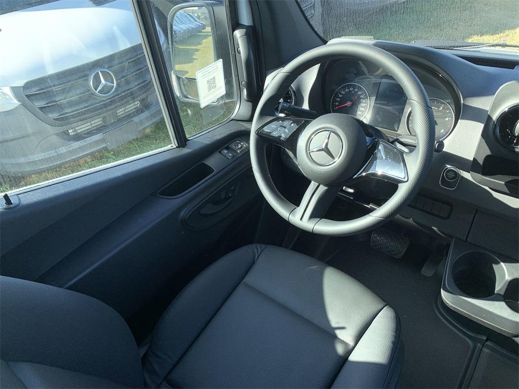 new 2025 Mercedes-Benz Sprinter 2500 car