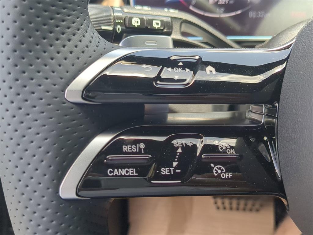 new 2025 Mercedes-Benz GLC 350e car