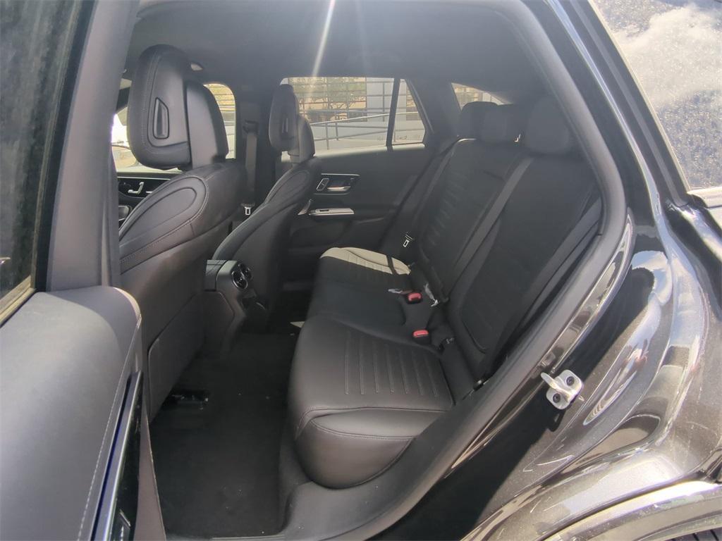 new 2025 Mercedes-Benz GLC 350e car