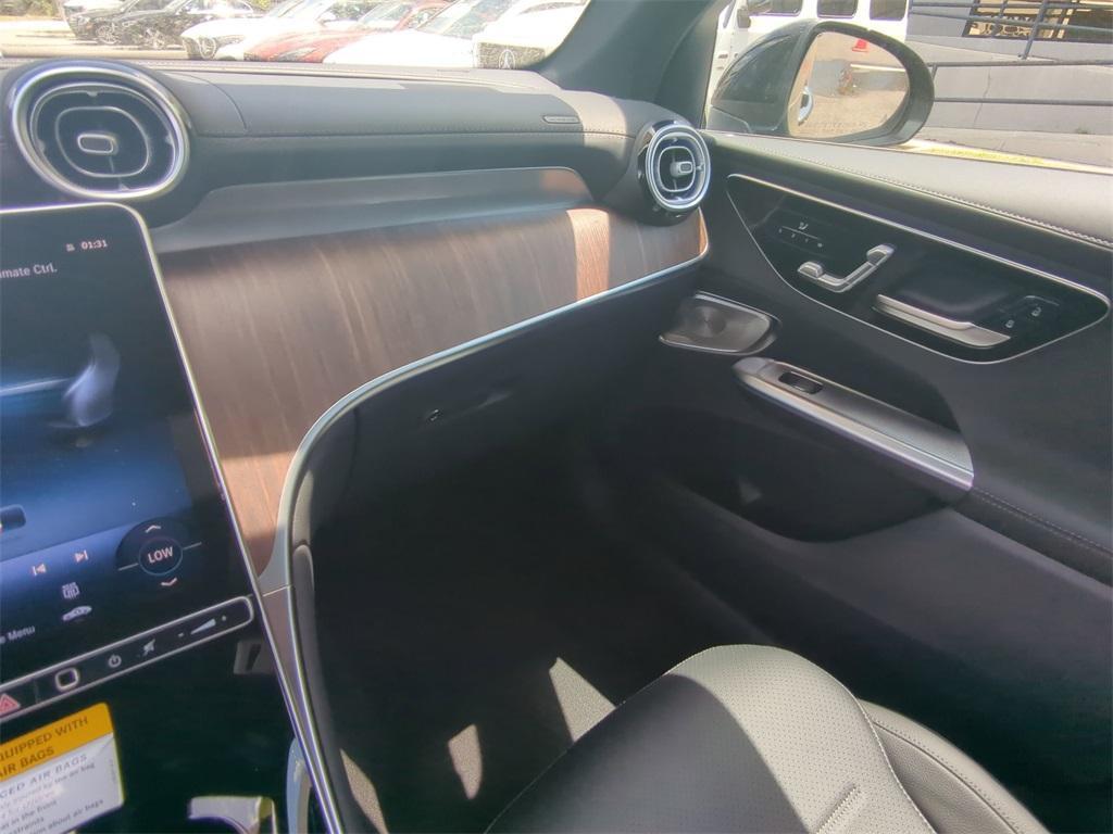 new 2025 Mercedes-Benz GLC 350e car
