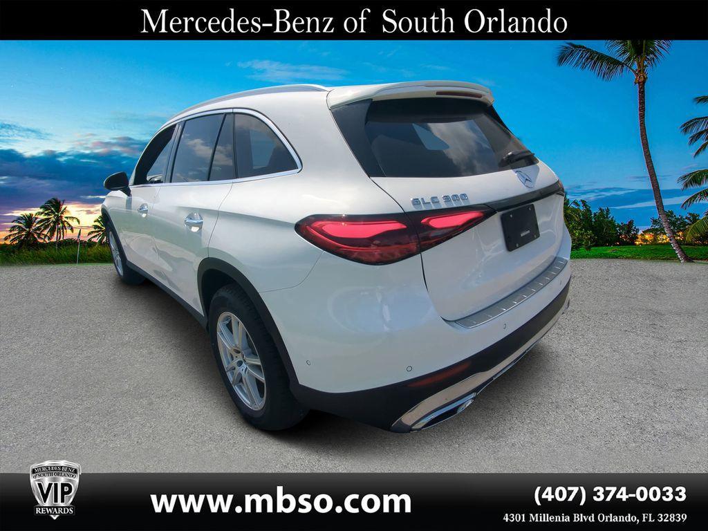 new 2025 Mercedes-Benz GLC 300 car