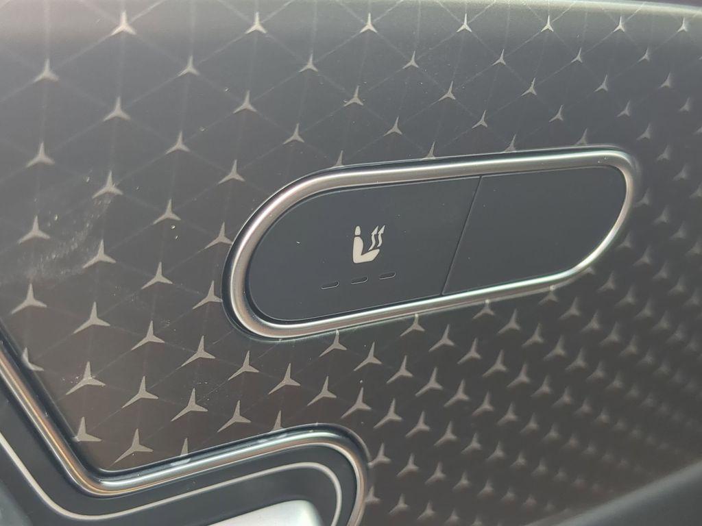 new 2025 Mercedes-Benz GLB 250 car