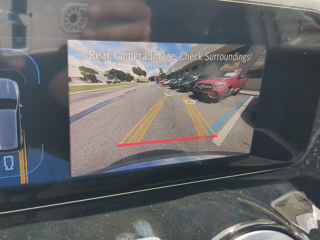 new 2025 Mercedes-Benz GLB 250 car