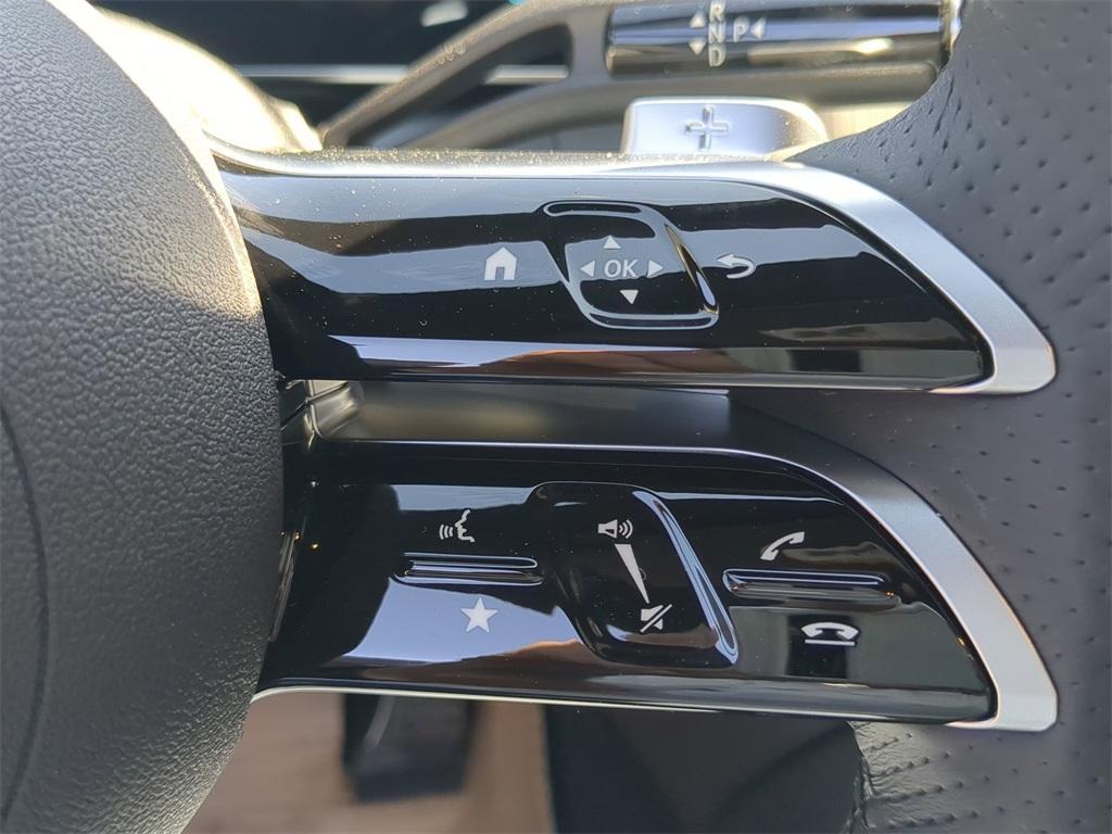 new 2025 Mercedes-Benz GLC 300 car