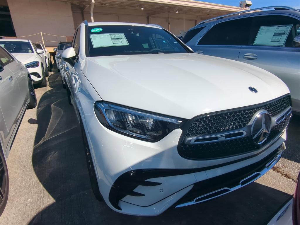 new 2025 Mercedes-Benz GLC 350e car