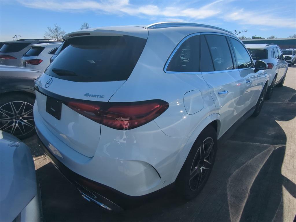 new 2025 Mercedes-Benz GLC 350e car