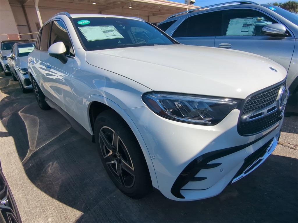 new 2025 Mercedes-Benz GLC 350e car