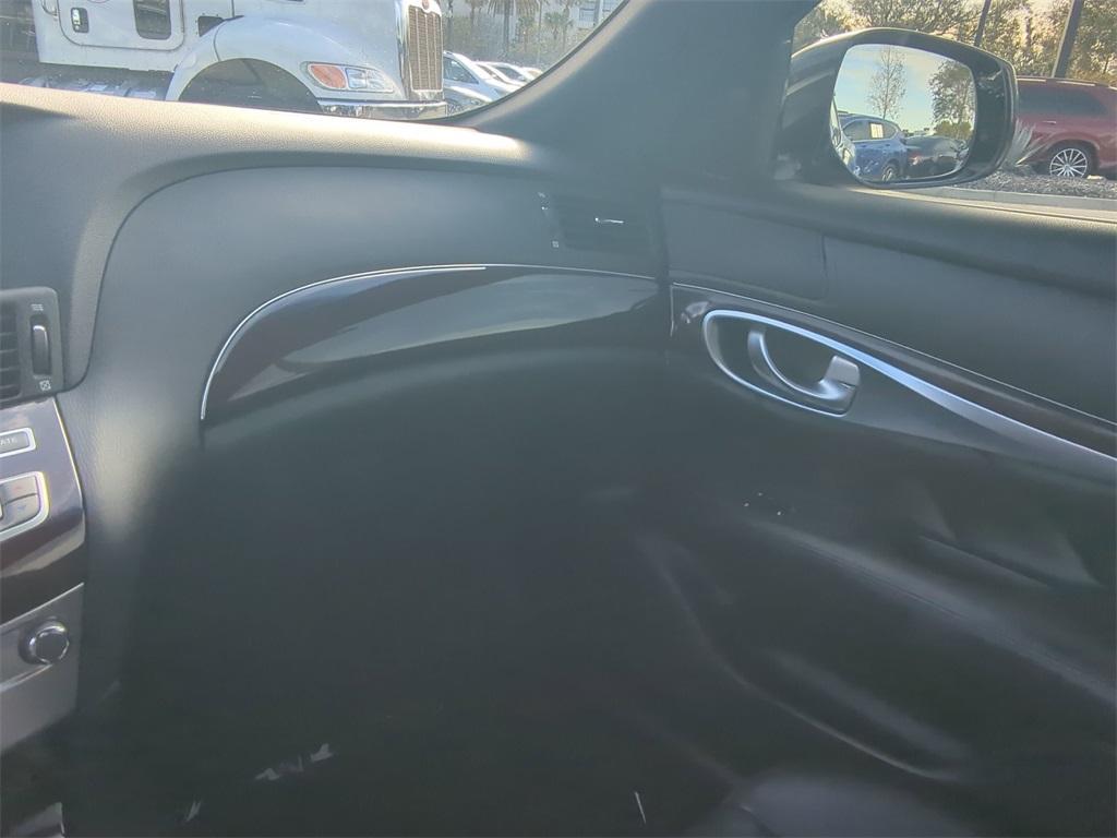 used 2016 INFINITI Q70 car