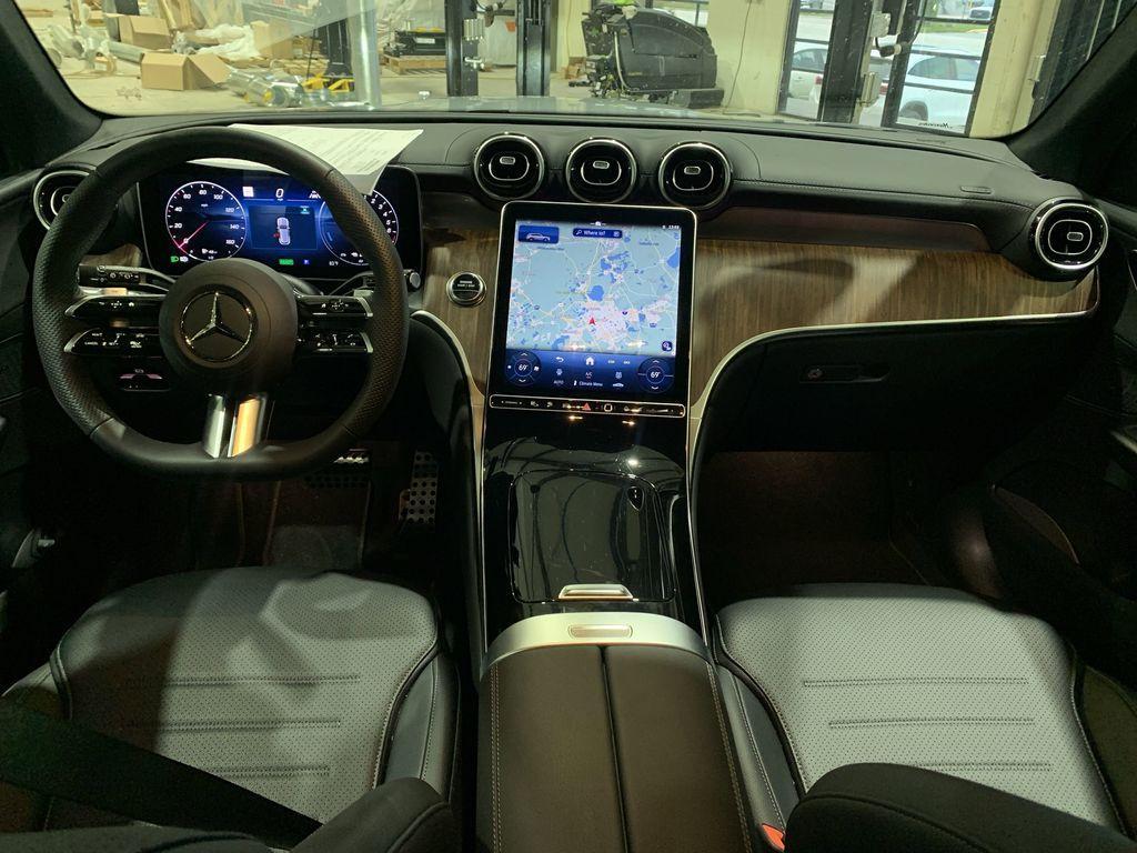 new 2025 Mercedes-Benz GLC 350e car