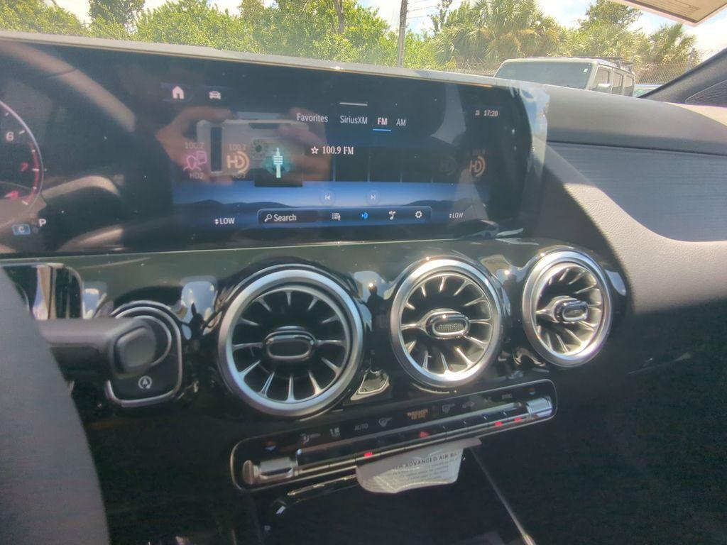 new 2026 Mercedes-Benz GLA 250 car