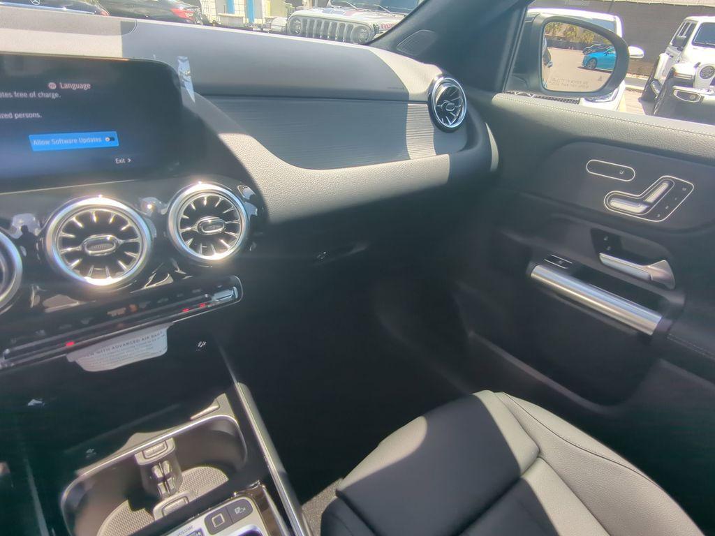 new 2026 Mercedes-Benz GLA 250 car