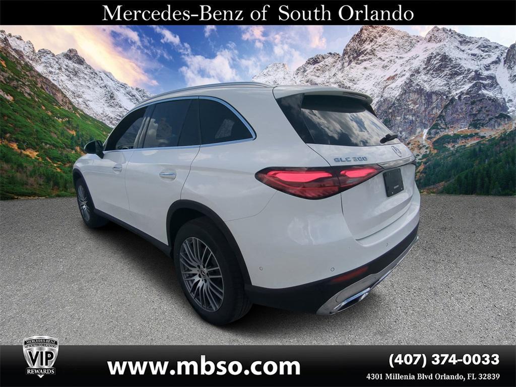 new 2025 Mercedes-Benz GLC 300 car