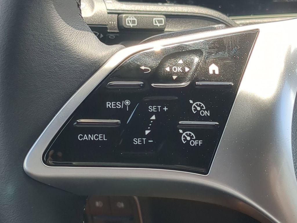 new 2025 Mercedes-Benz GLB 250 car