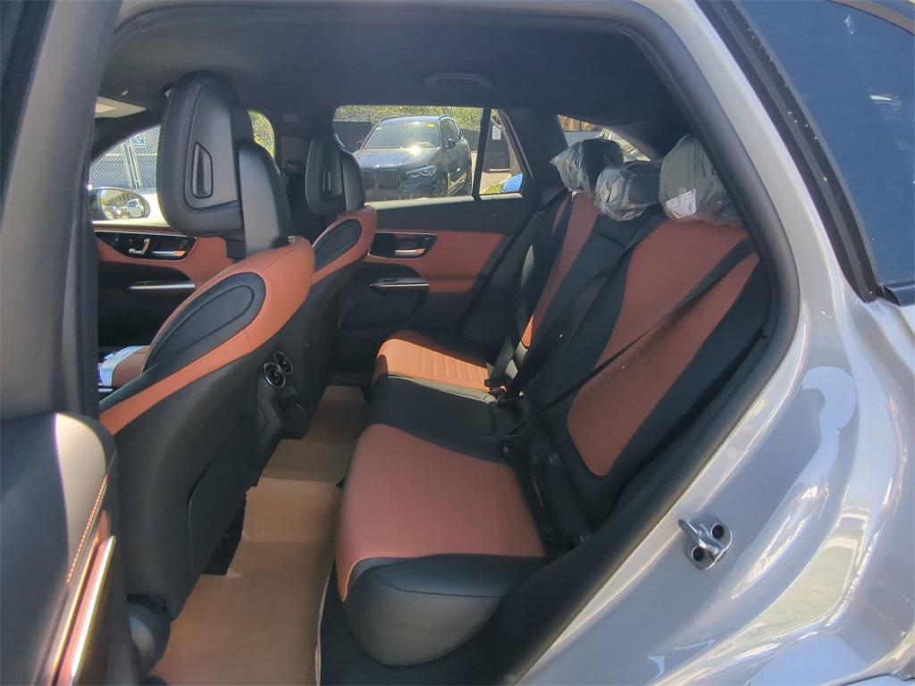new 2025 Mercedes-Benz GLC 300 car