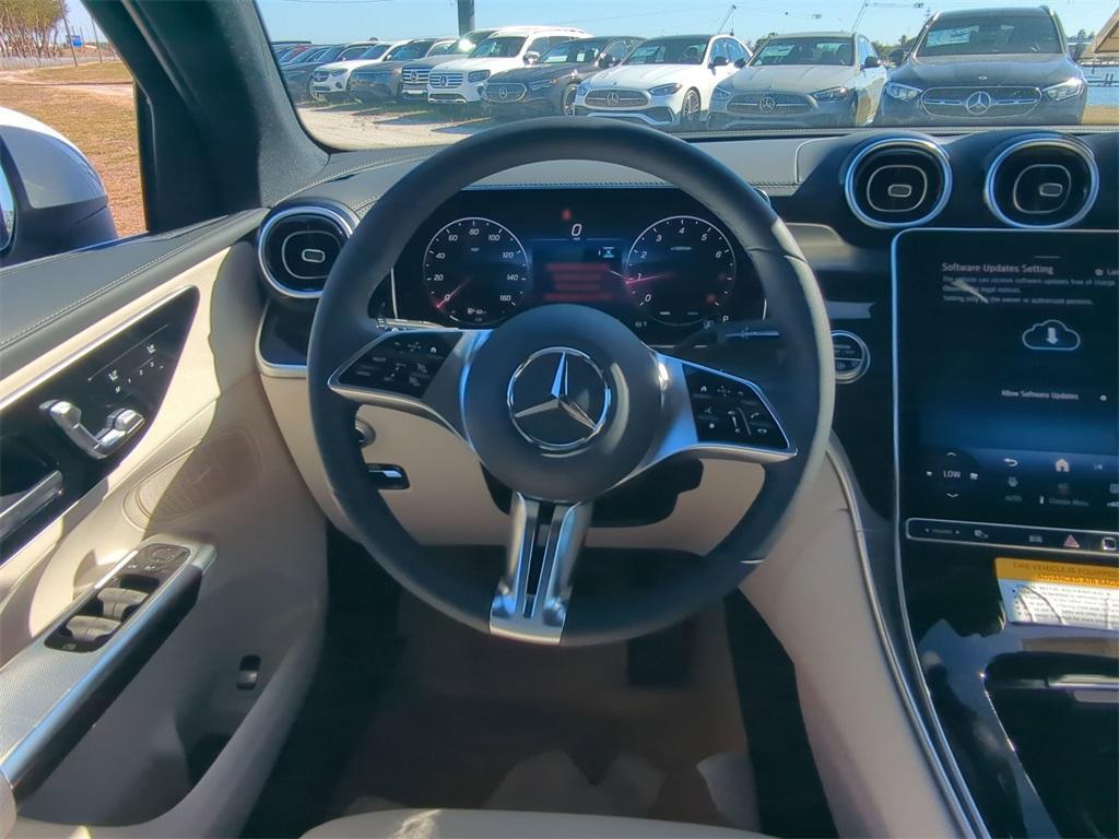 new 2025 Mercedes-Benz GLC 300 car