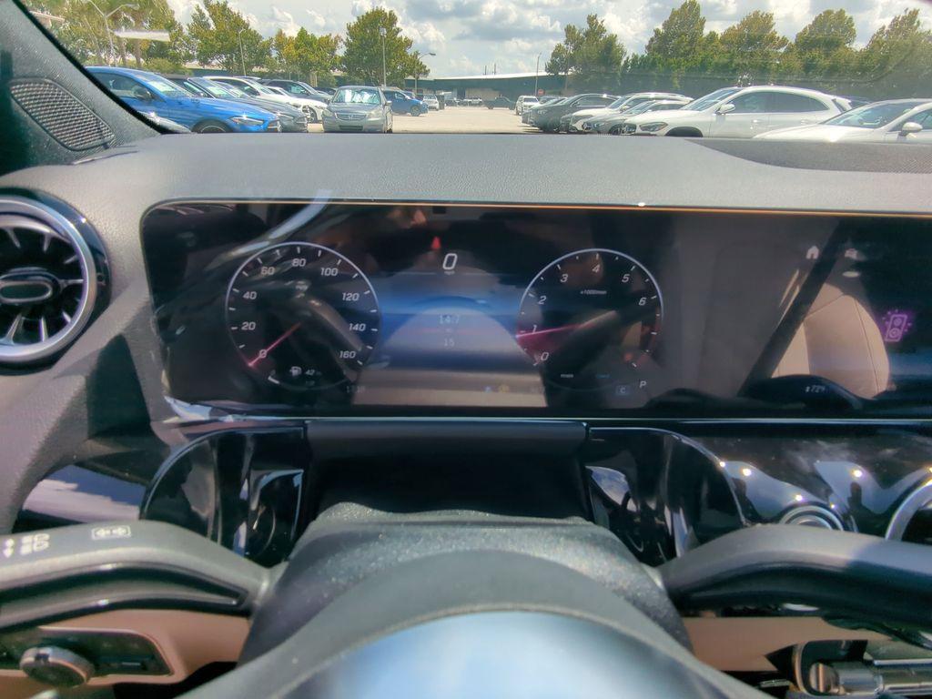 new 2025 Mercedes-Benz GLA 250 car