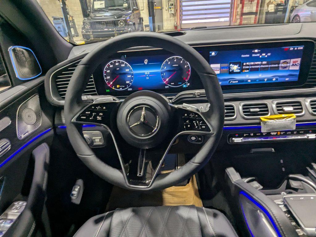 new 2025 Mercedes-Benz Maybach GLS 600 car