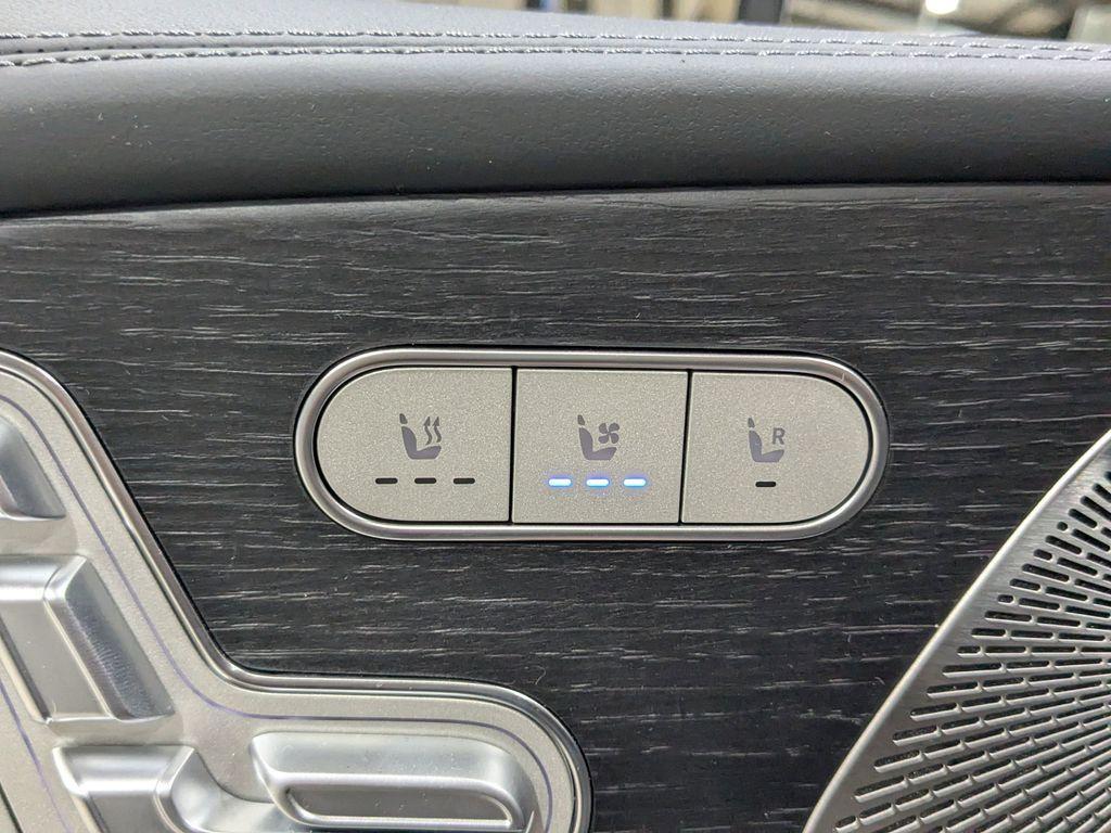 new 2025 Mercedes-Benz Maybach GLS 600 car