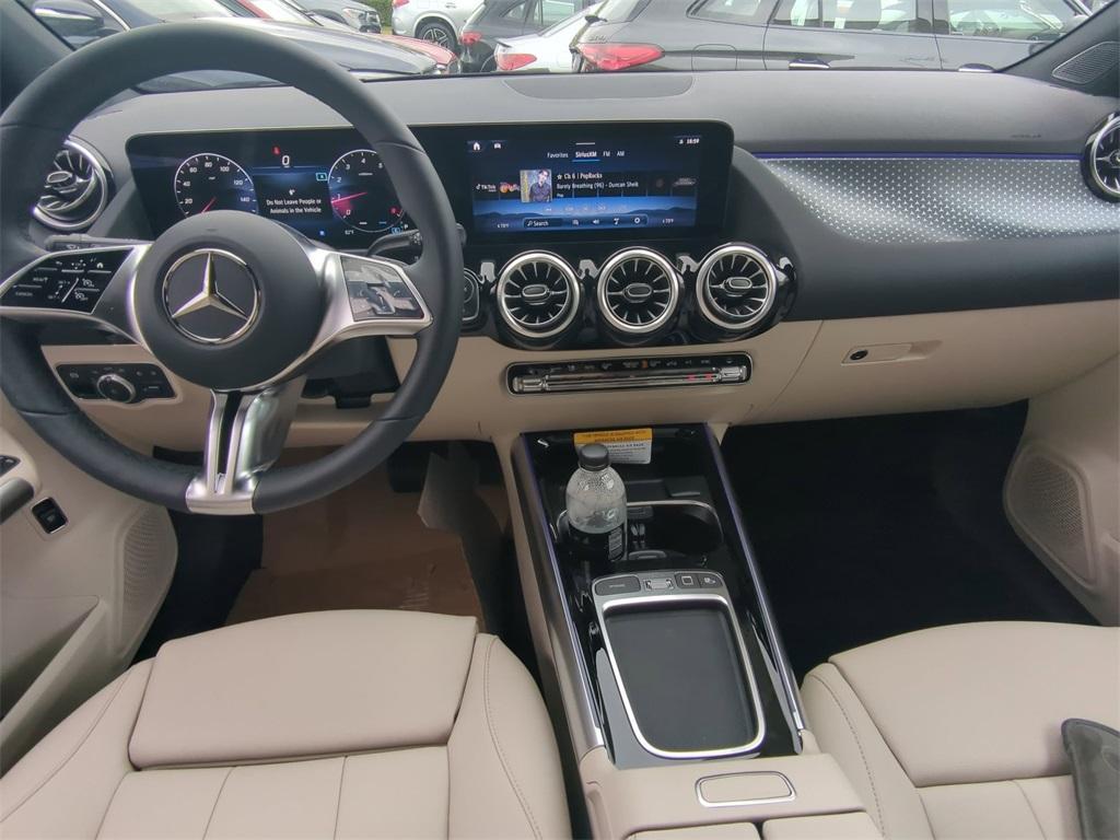 new 2025 Mercedes-Benz GLA 250 car