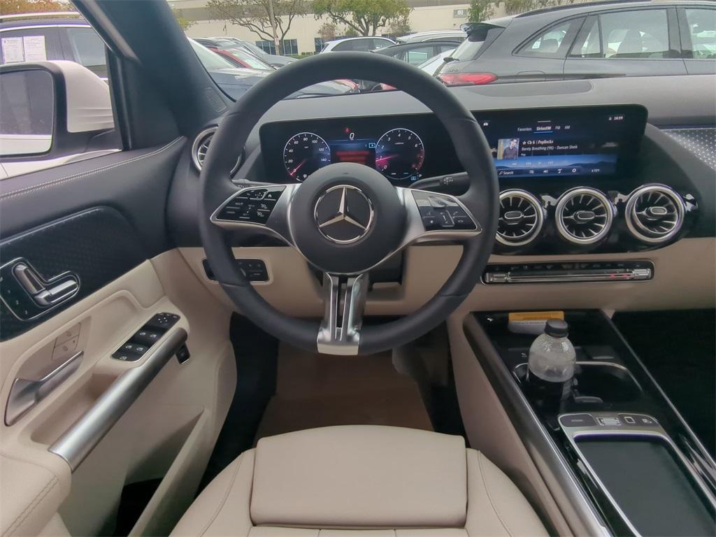 new 2025 Mercedes-Benz GLA 250 car