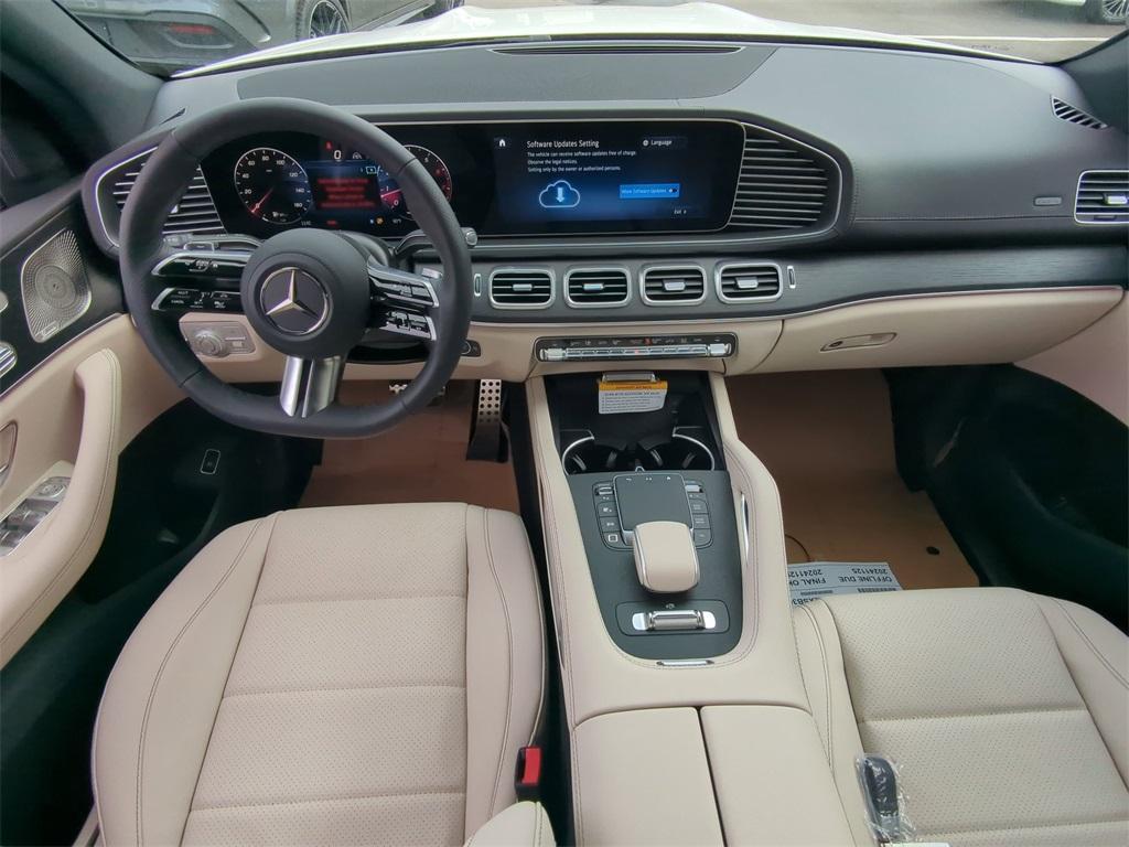 new 2025 Mercedes-Benz GLS 450 car