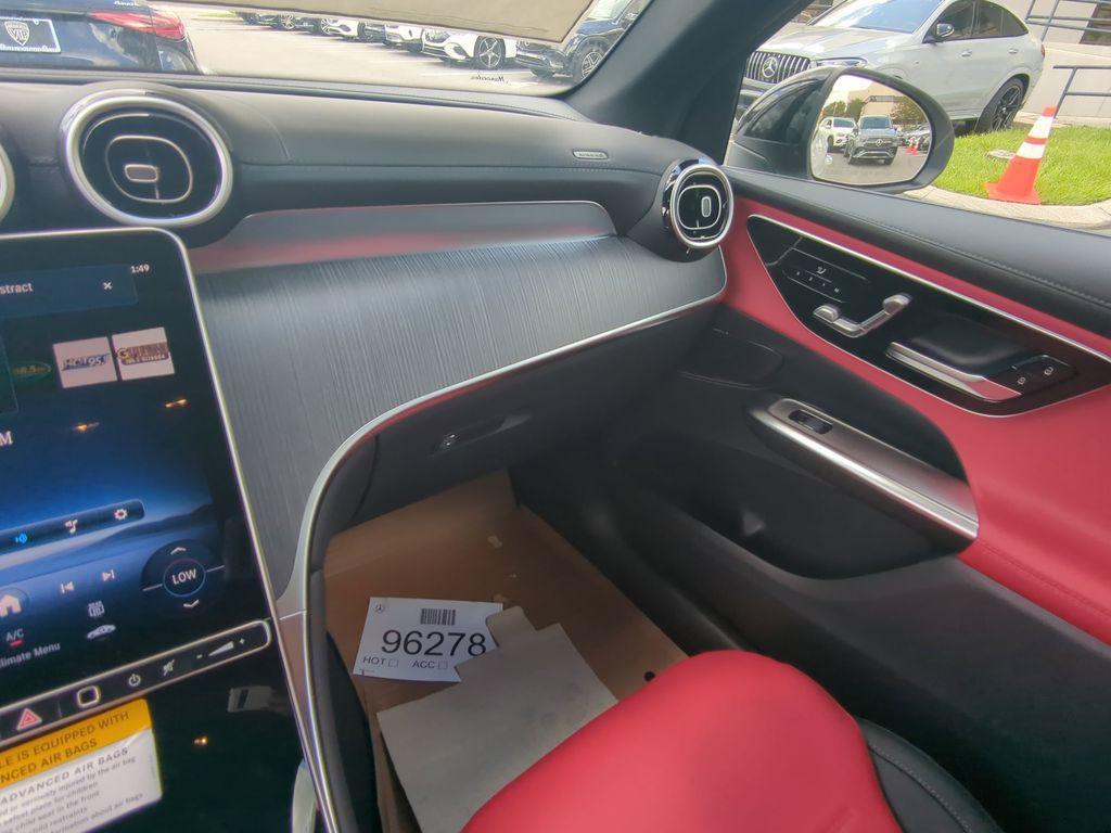 new 2025 Mercedes-Benz GLC 350e car