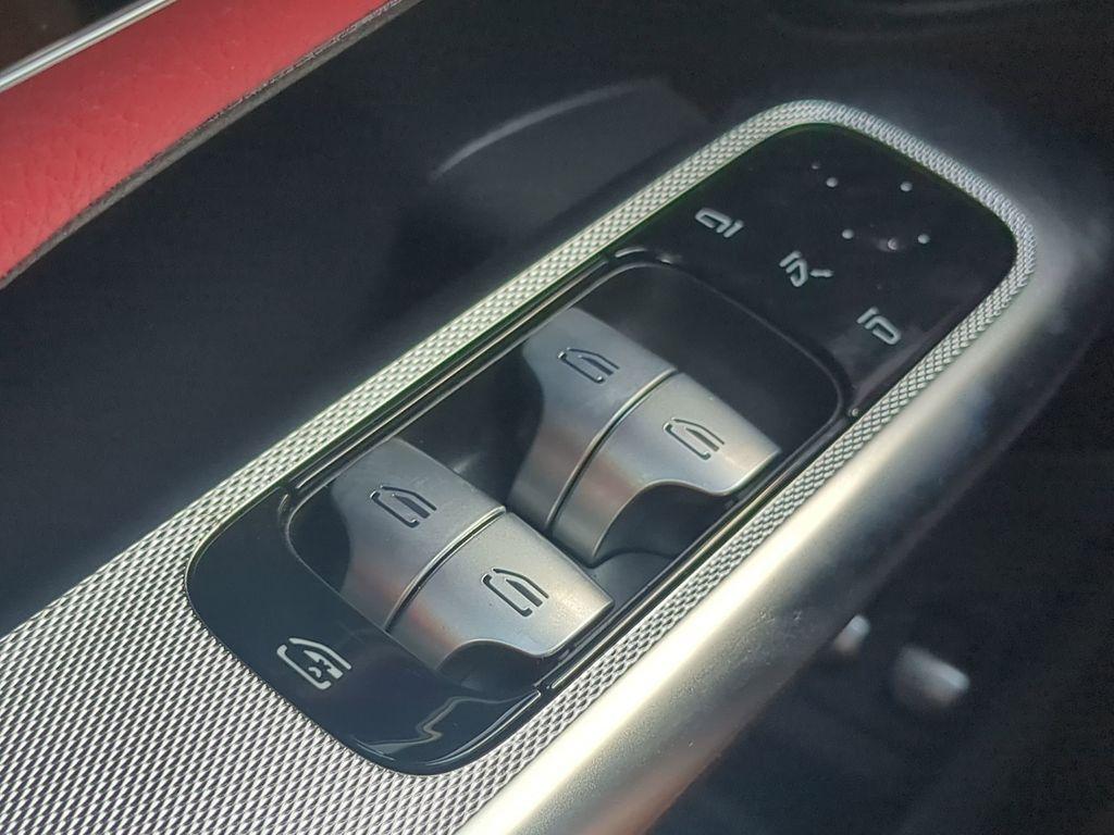 new 2025 Mercedes-Benz GLC 350e car