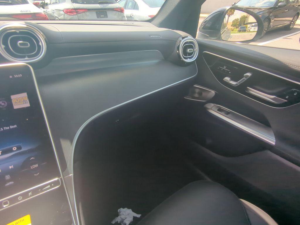 new 2025 Mercedes-Benz GLC 350e car