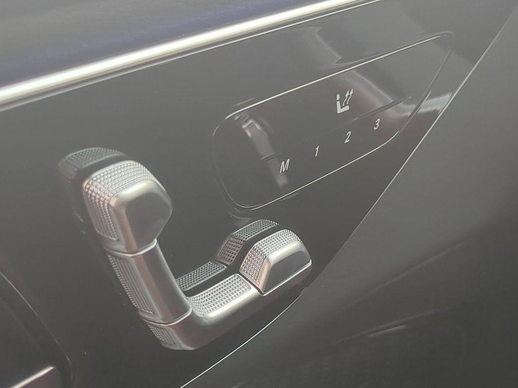 new 2025 Mercedes-Benz GLC 300 car
