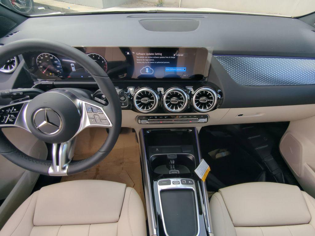 new 2025 Mercedes-Benz GLA 250 car
