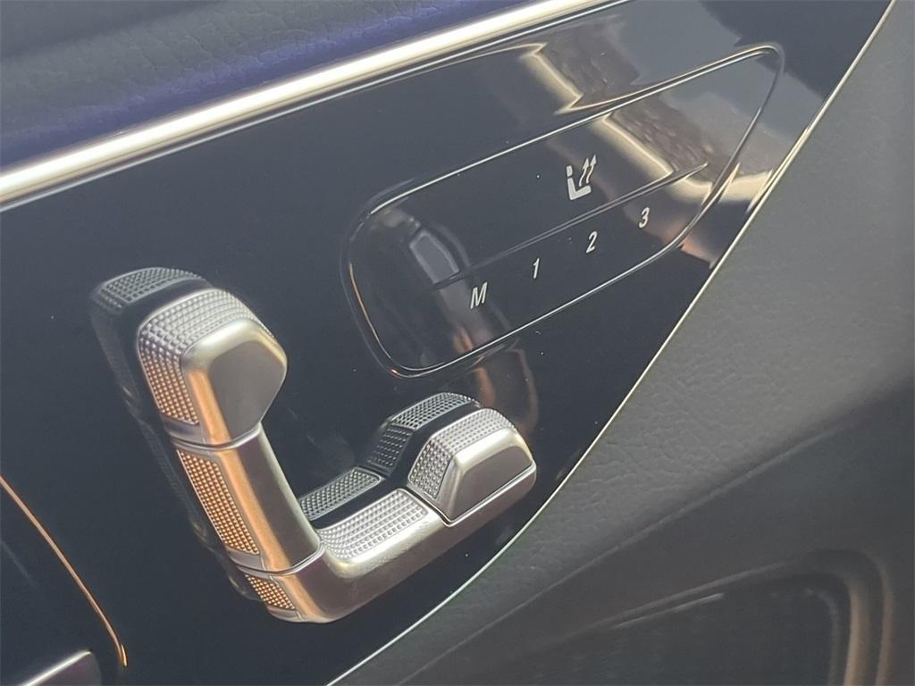new 2025 Mercedes-Benz GLC 300 car