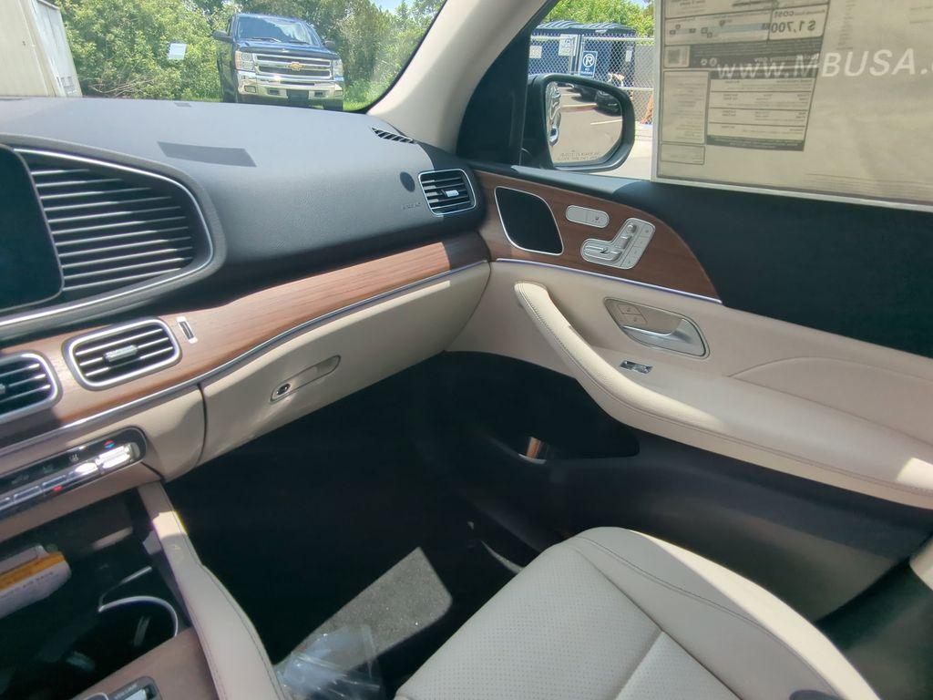 new 2025 Mercedes-Benz GLE 450e car