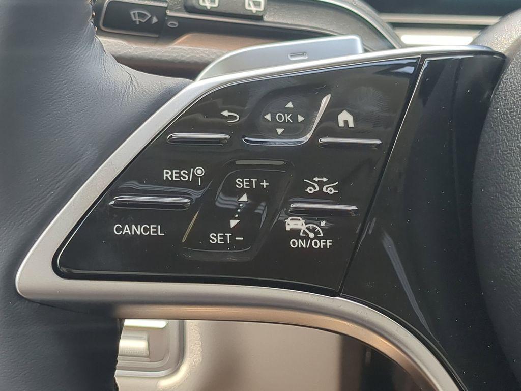 new 2025 Mercedes-Benz GLE 450e car
