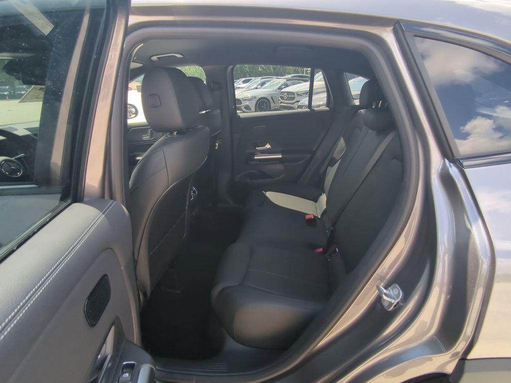 new 2026 Mercedes-Benz GLA 250 car