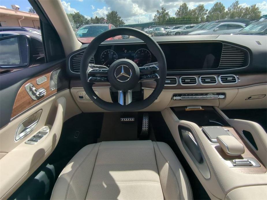 new 2025 Mercedes-Benz GLS 450 car