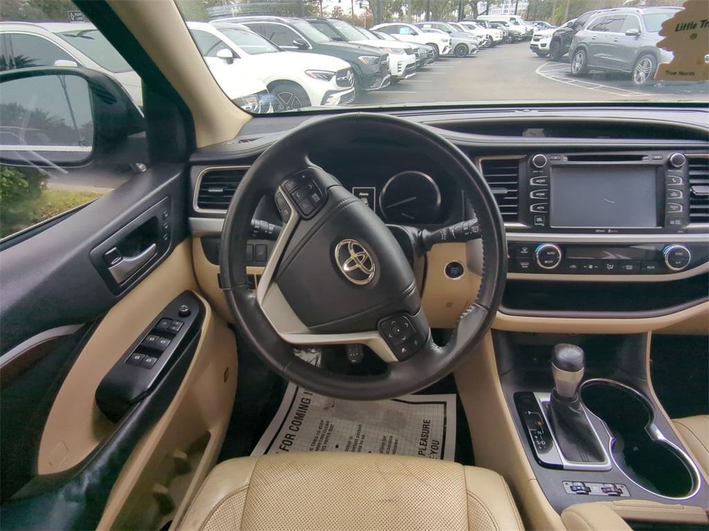 used 2015 Toyota Highlander car, priced at $16,499