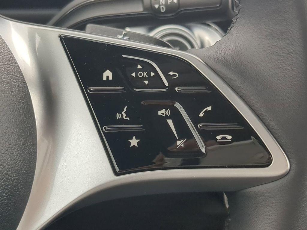 new 2025 Mercedes-Benz GLB 250 car