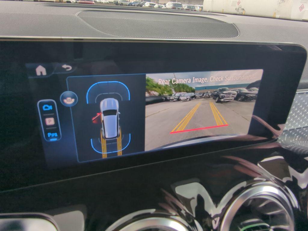 new 2025 Mercedes-Benz GLB 250 car