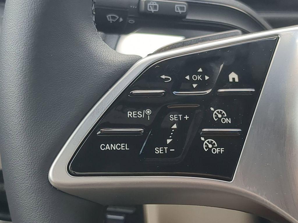 new 2025 Mercedes-Benz GLB 250 car