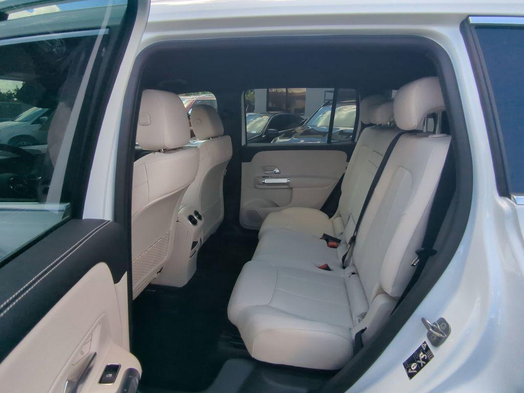 new 2025 Mercedes-Benz GLB 250 car