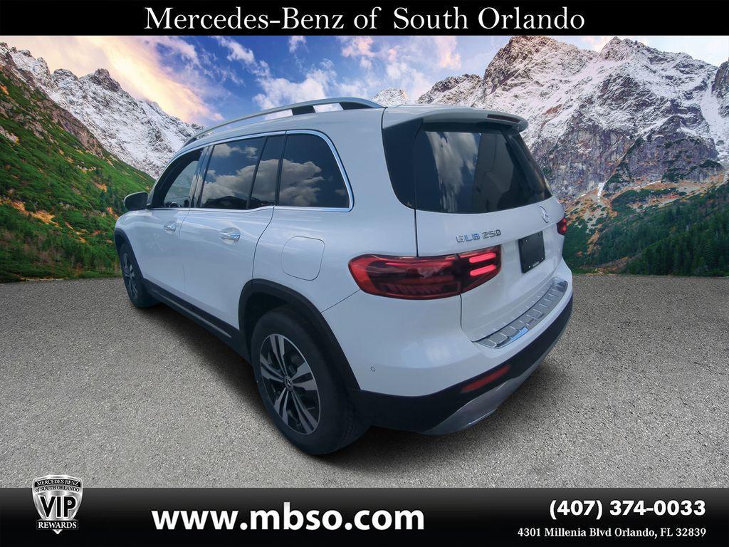 new 2025 Mercedes-Benz GLB 250 car