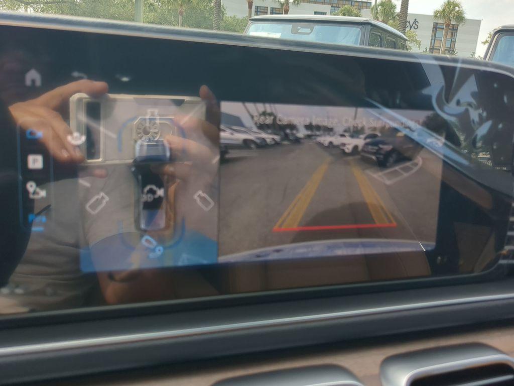 new 2025 Mercedes-Benz GLS 580 car
