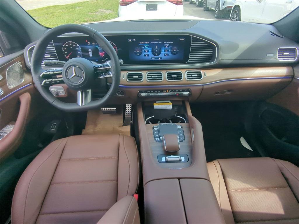 new 2025 Mercedes-Benz GLS 450 car