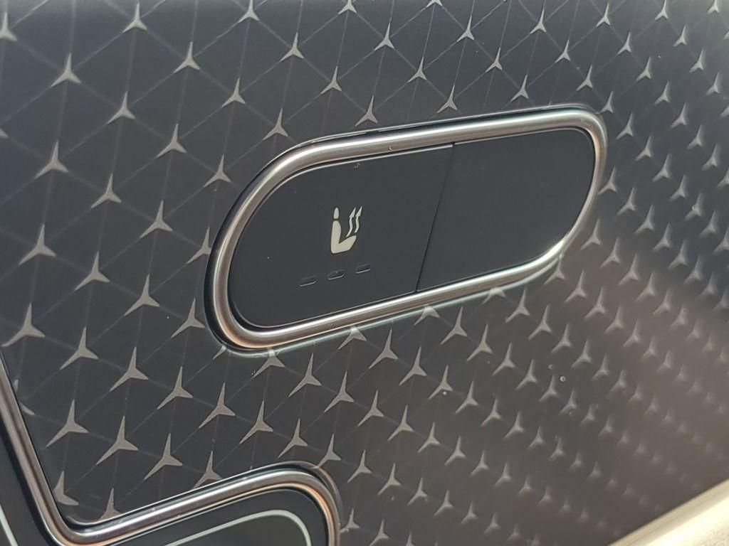 new 2025 Mercedes-Benz GLB 250 car