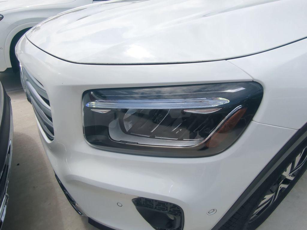 new 2025 Mercedes-Benz GLB 250 car