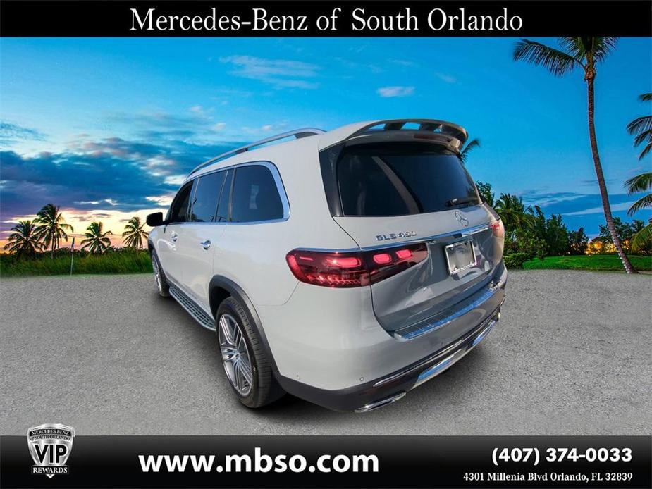 new 2025 Mercedes-Benz GLS 450 car