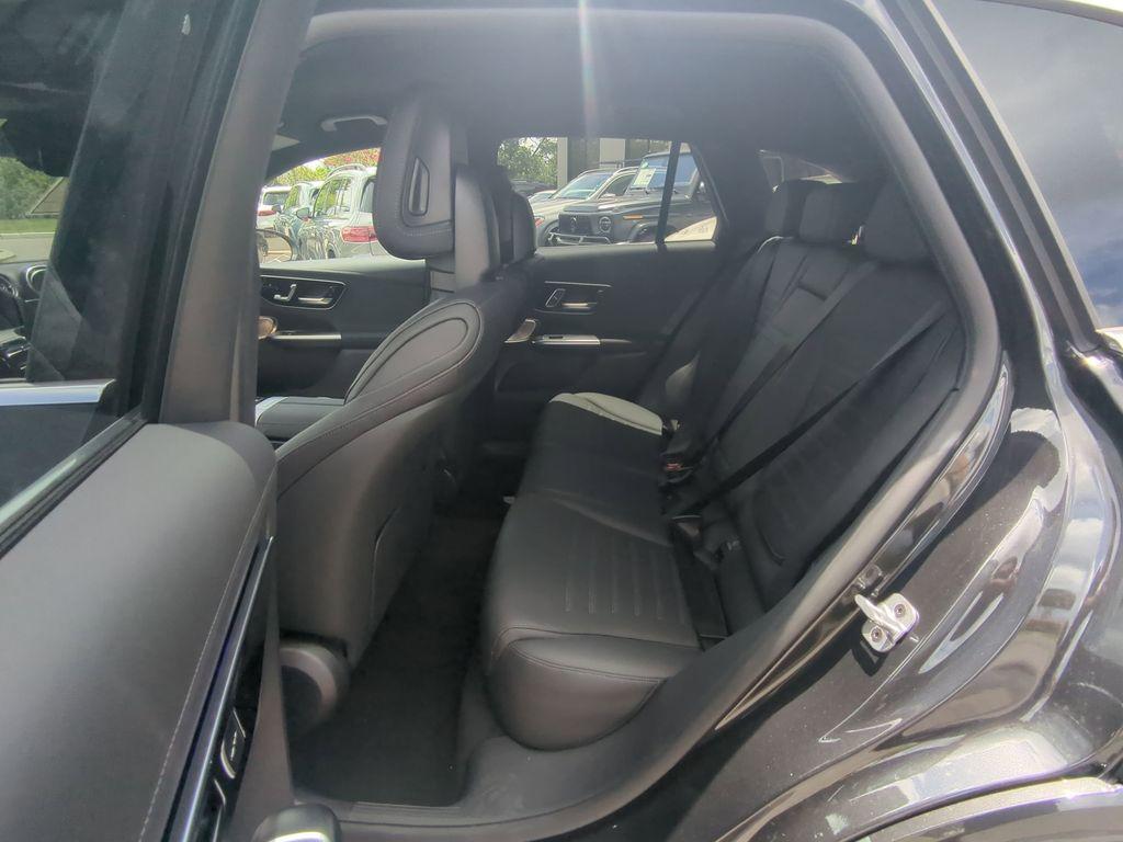 new 2025 Mercedes-Benz GLC 350e car