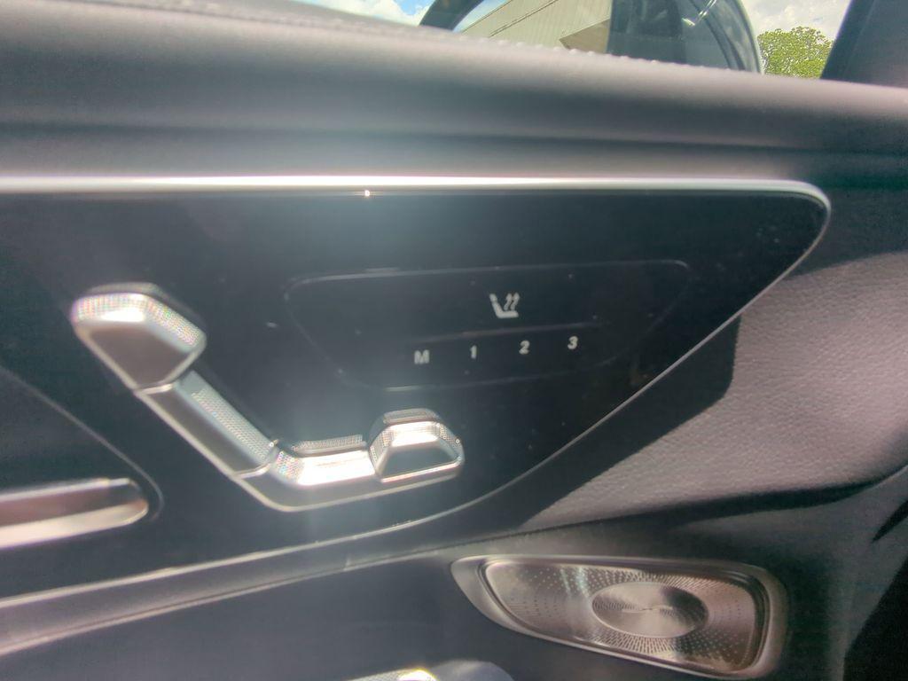 new 2025 Mercedes-Benz GLC 350e car