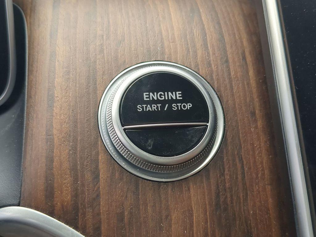 new 2025 Mercedes-Benz GLC 350e car