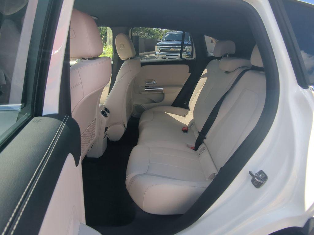 new 2026 Mercedes-Benz GLA 250 car
